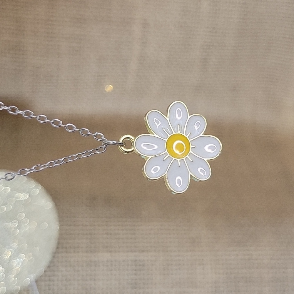 🔥LAST ONE🔥 DAISY CHARM NECKLACE